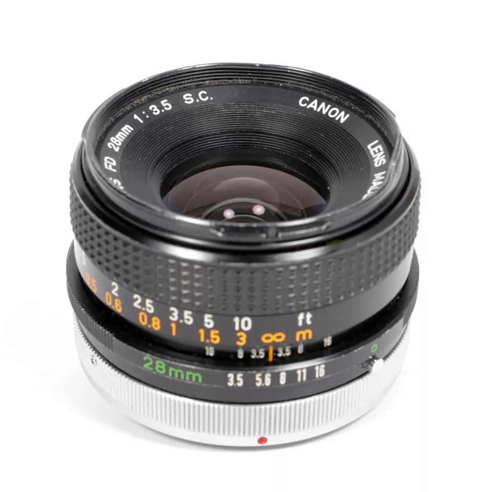 Canon FD/FDn 28mm wide angle lens for Canon FD mount cameras (F2.8/F3.5)